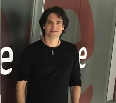 Hoy desayunamos con R. R. López