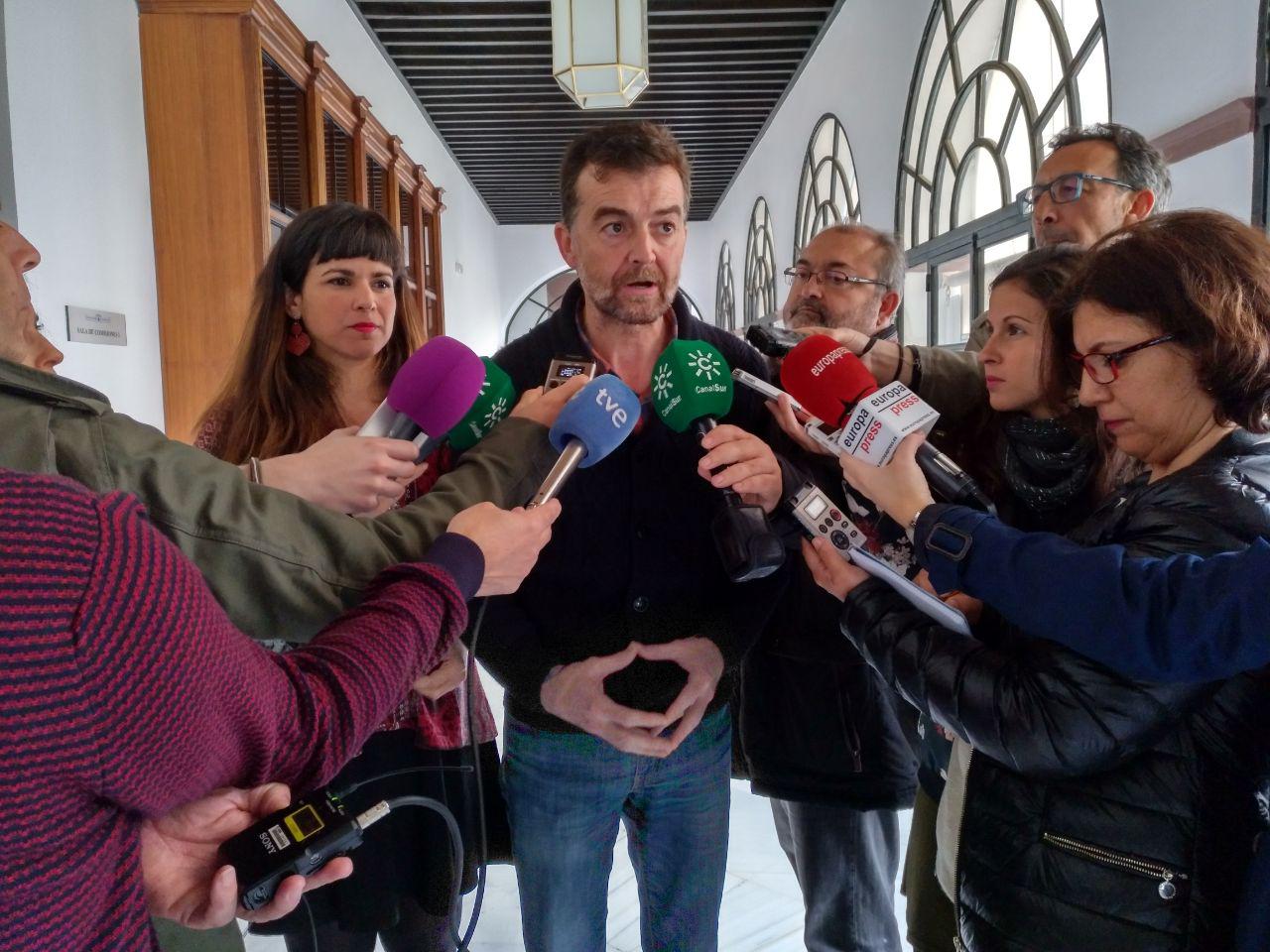 Los sindicatos avalan la PPL de IU y Podemos para blindar el 5% del PIB para educación en Andalucía