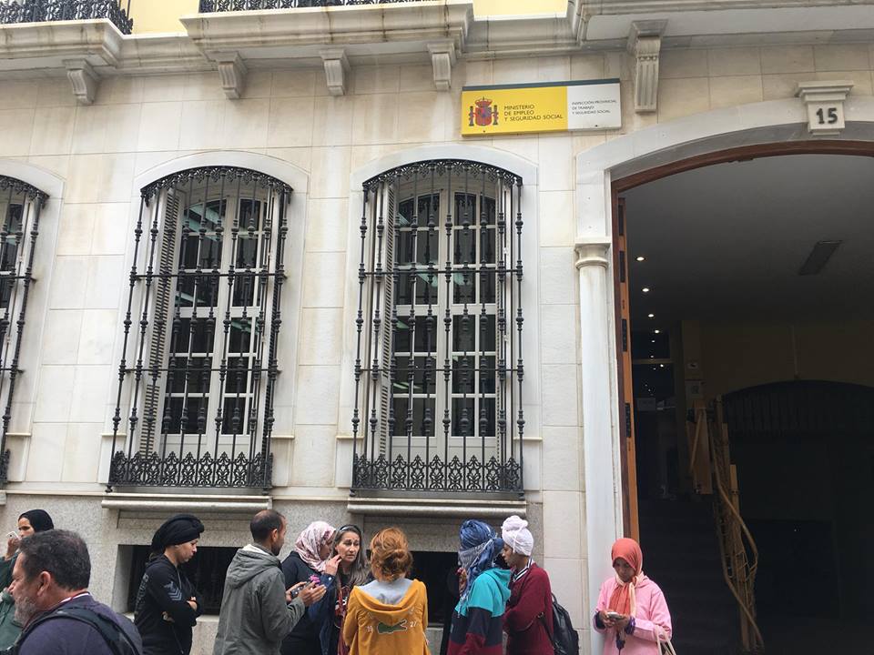 Temporeras marroquíes denucian abusos, maltrato e impago por parte de la empresa Doñana 1998 en Huelva