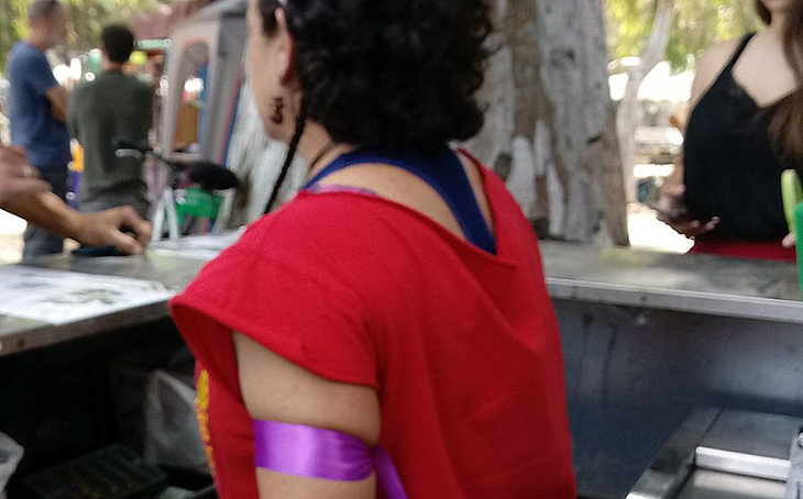 Los brazaletes morados registran casi 50 agresiones machistas en la pasada Feria