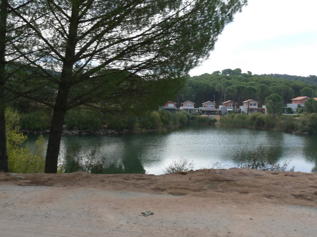 La Federación de Asociaciones Vecinales Al-Zahara considera inasumible la situación de la urbanización «Las Jaras» en una zona urbana de Córdoba sin condiciones dignas