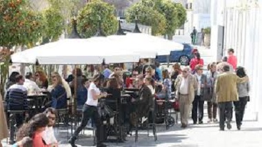 Podemos Andalucía acusa al Gobierno del PSOE de no contar con el consenso de vecinos y vecinas en el decreto de espectáculos públicos en terrazas