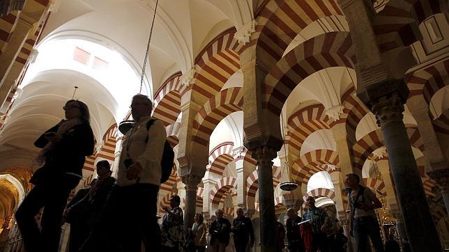 IU se desmarca del “acuerdo colaboración” que el Ayuntamiento ha firmado con el Cabildo por las visitas nocturnas a la Mezquita-Catedral