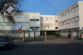 Ganemos denuncia que no hay previsión para la puesta en valor como espacios de dinamización socioeducativa de los colegios, fuera del horario escolar.