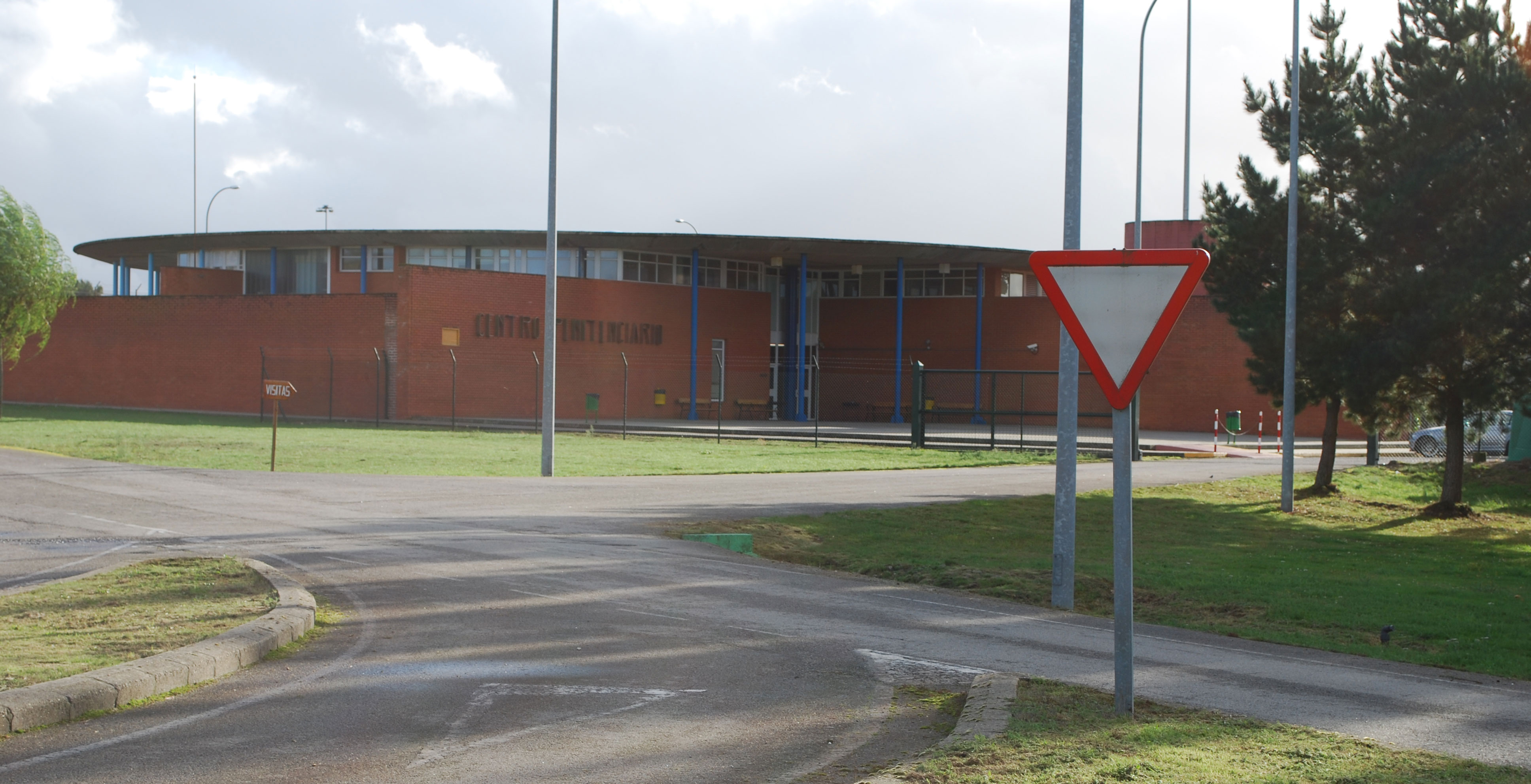 El Defensor del Pueblo recomienda a Instituciones Penitenciarias que regule y posibilite el acceso de periodistas a las cárceles