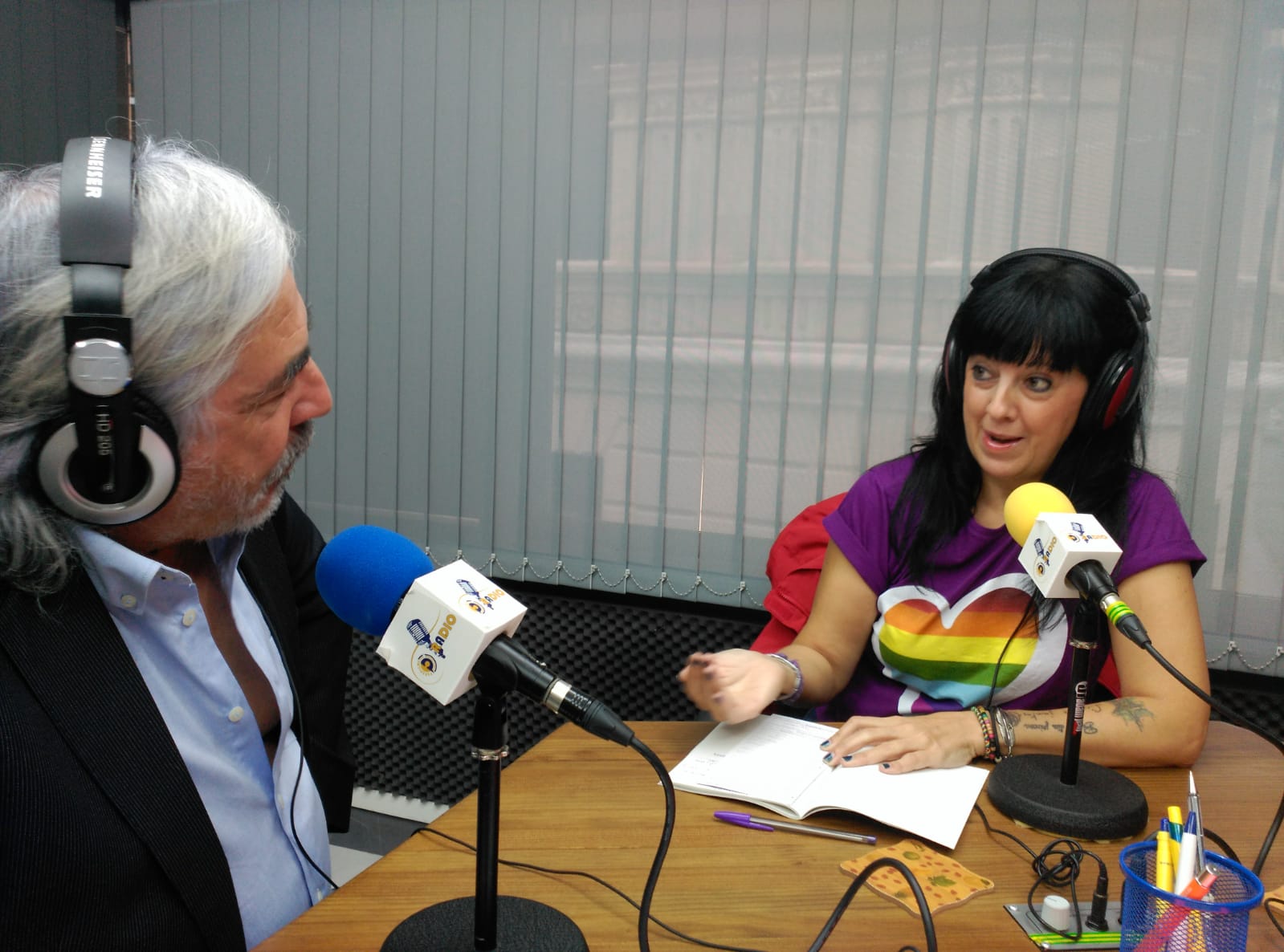 Octavo programa de la 3ª temporada de ¡Qué tal!¿Cómo estamos? Con Álex Castellanos e Inés Fontiveros