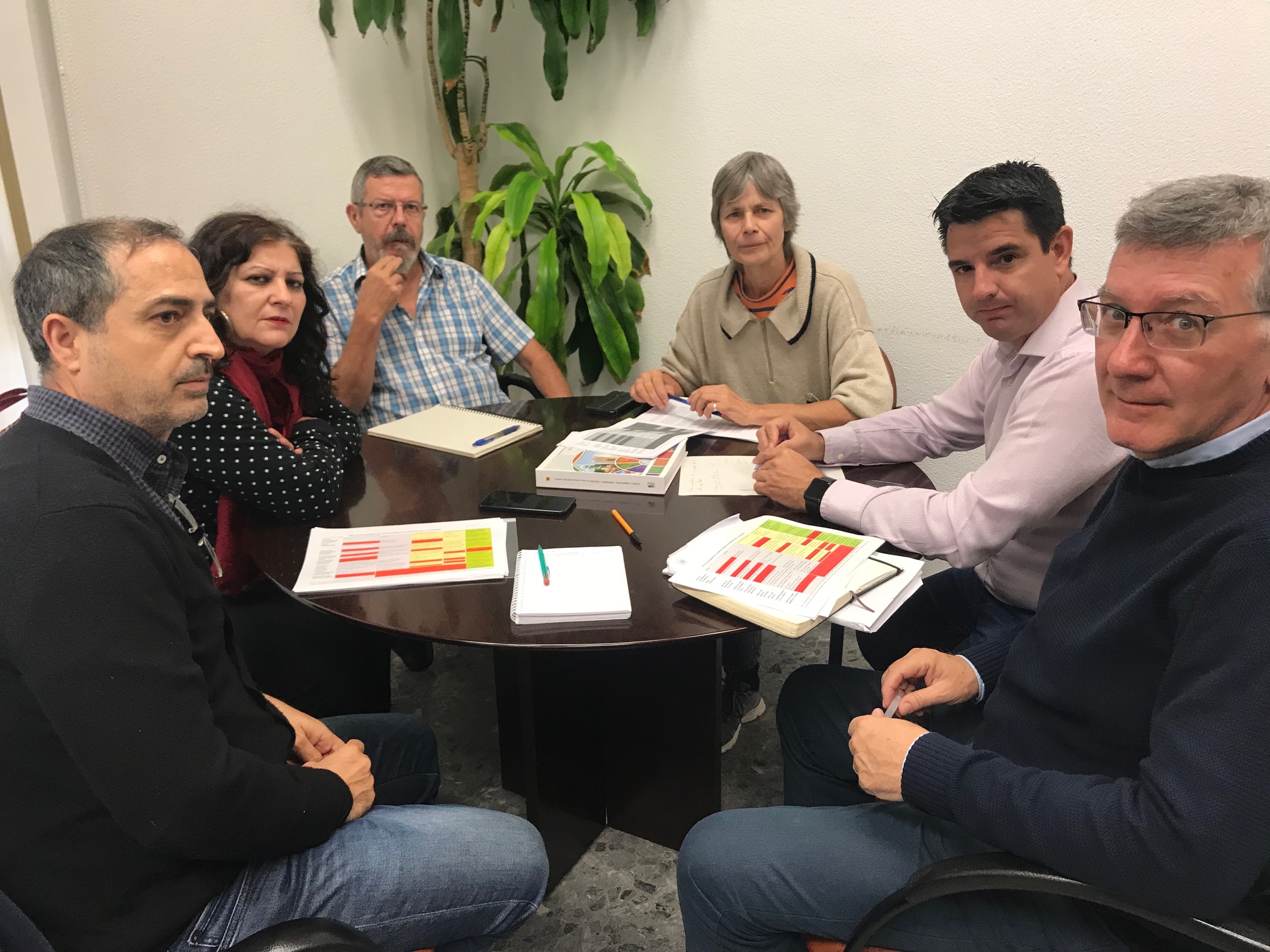 IU se reúne con la asociación CONviviendo en el marco de la Innovación del Plan de Casco Histórico que protegerá el uso residencial y regulará los usos turísticos
