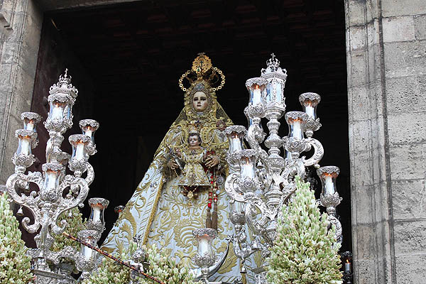 Europa Laica lamenta la decisión judicial en torno a la concesión de la Medalla de oro de la ciudad de Cádiz a la virgen del Rosario