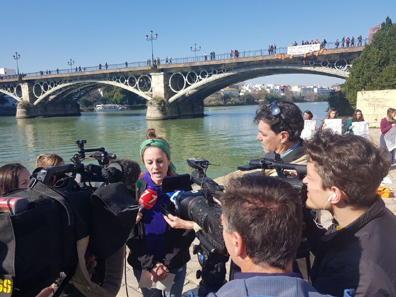 Una treintena de activistas europeos pide detener las muertes de personas migrantes en el Mediterráneo