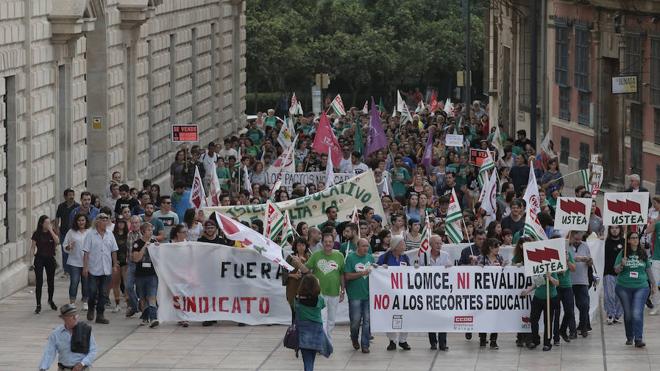 La Consejería de Educación y Deporte traslada a USTEA su propuesta de Oferta de Empleo Público: 3.430 plazas en el sector educativo