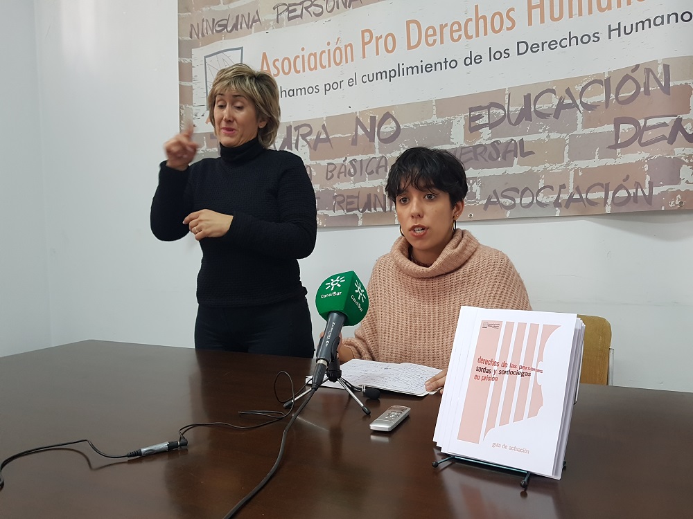 APDHA califica de “devastadoras” las condiciones a las son sometidas las personas sordas o sordociegas en prisión