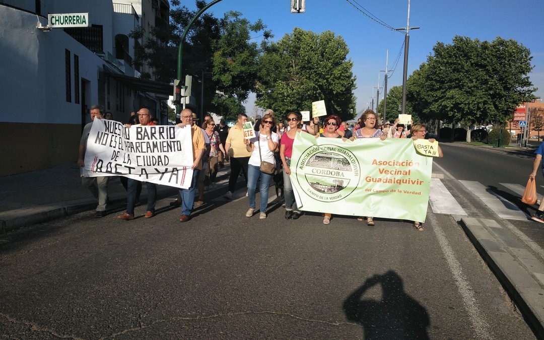 La Federación Vecinal Al-Zahara exige soluciones al problema del aparcamiento en el Campo de la Verdad