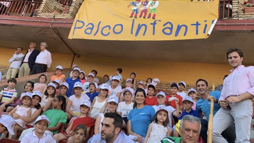 PACMA denuncia la instalación del palco infantil de la feria taurina de Córdoba