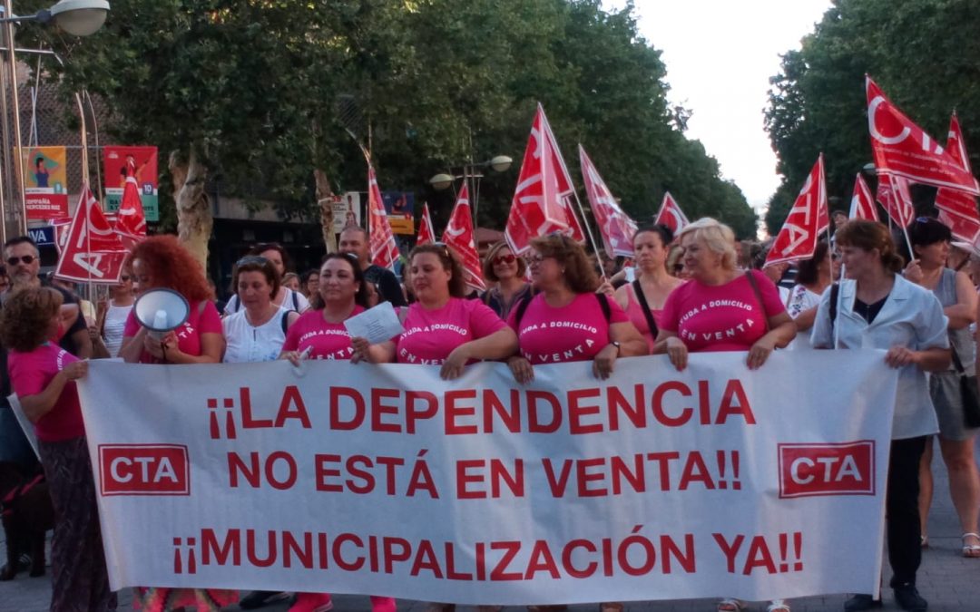 Protesta «musical» de las trabajadoras de ayuda a domicilio