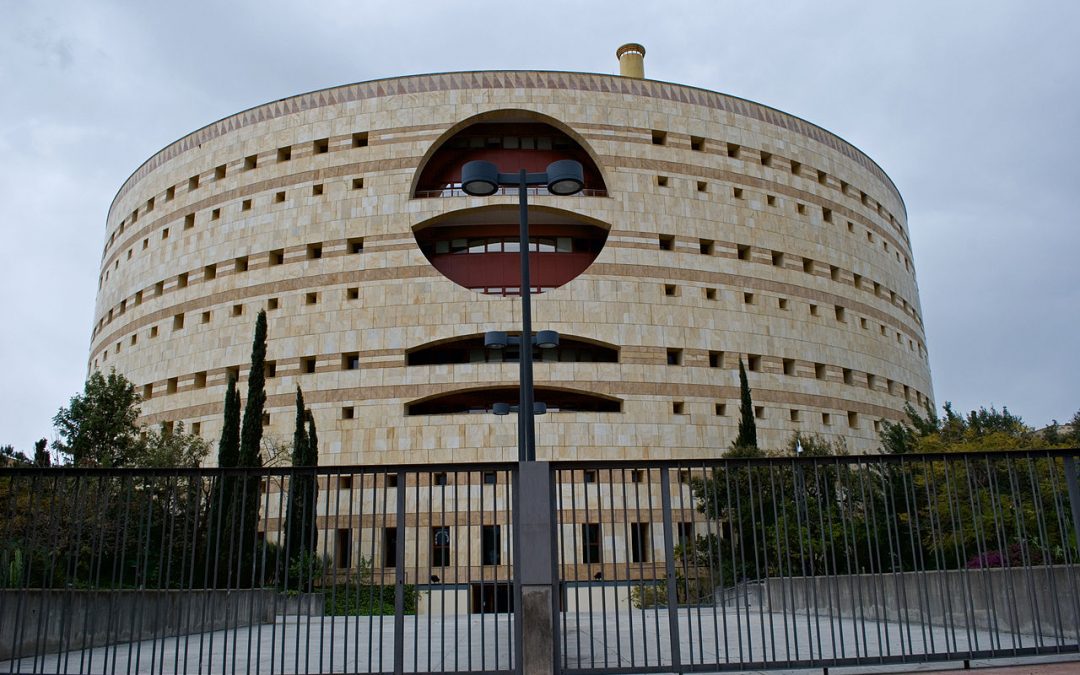 ¿Se pliega la Consejería de Educación a los intereses episcopales?