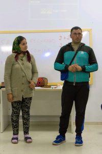 Victor y Florina hablan de su pueblo en los talleres de Acisgru