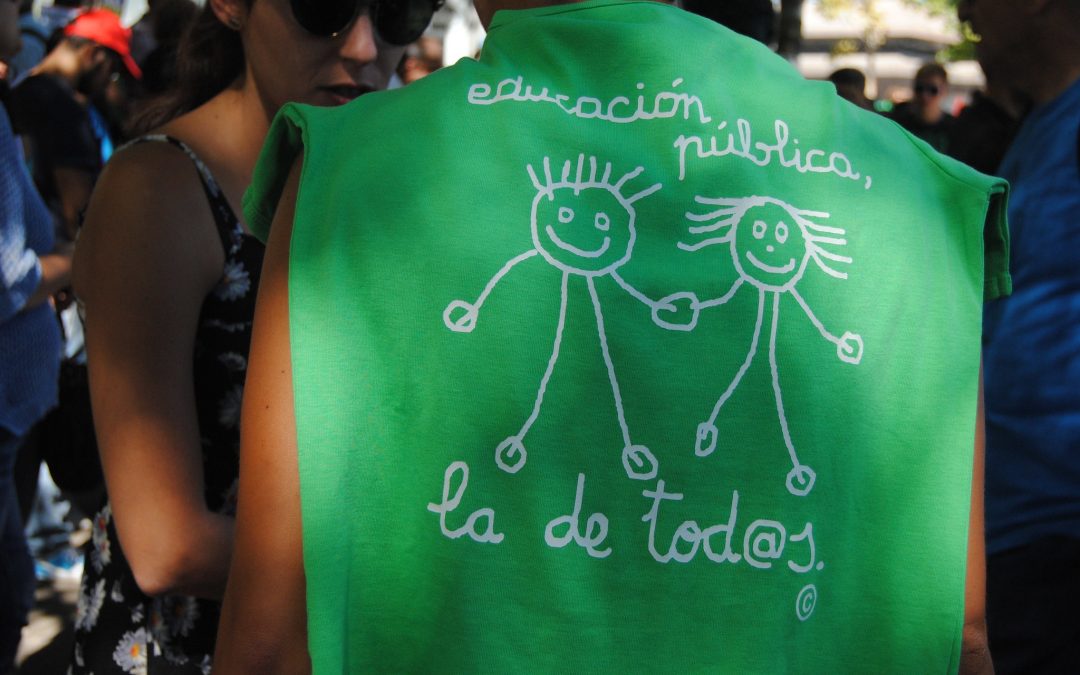 Crean campaña de firmas en defensa de la educación pública