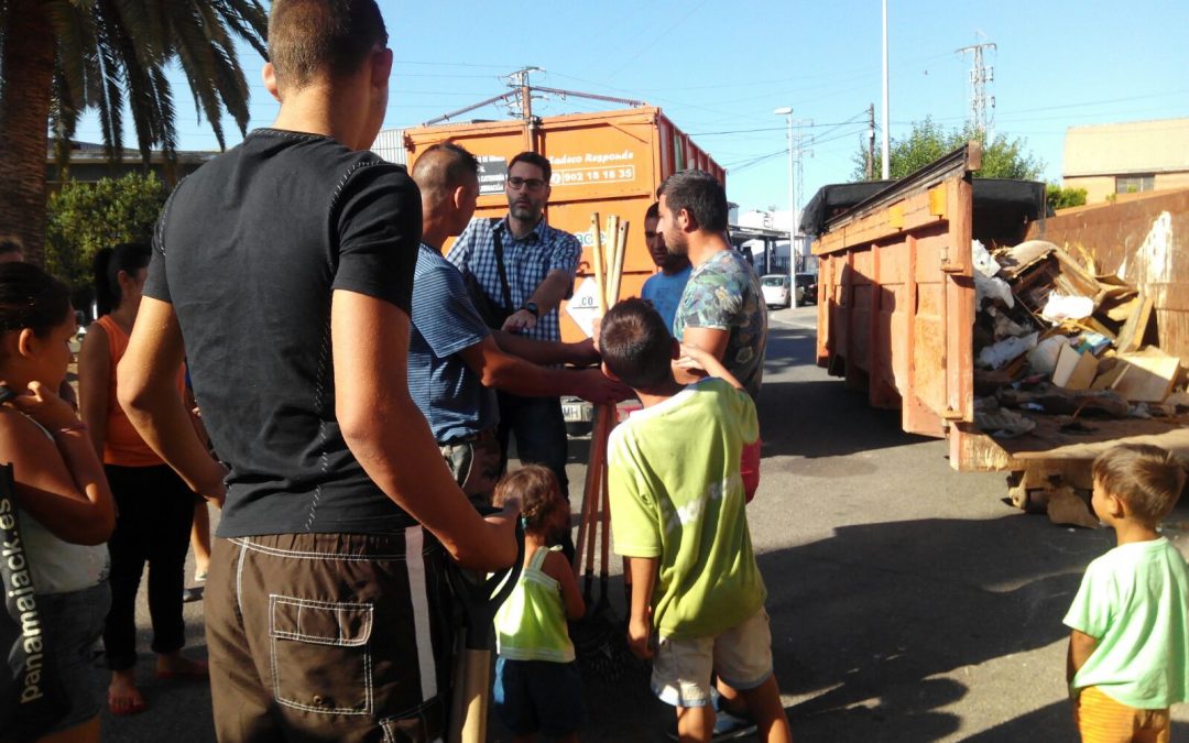 Un bocadillo, luz y agua para los niños y niñas de los asentamientos chabolistas de Córdoba