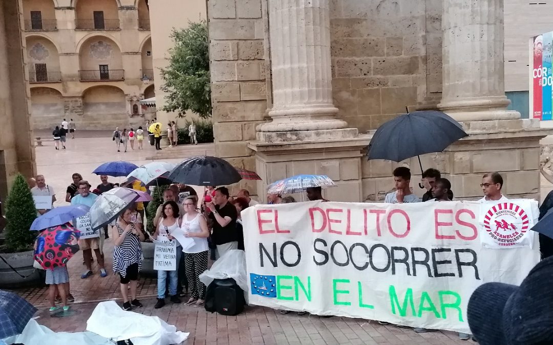 Unas 200 personas se concentran contra la política migratoria de España y la UE