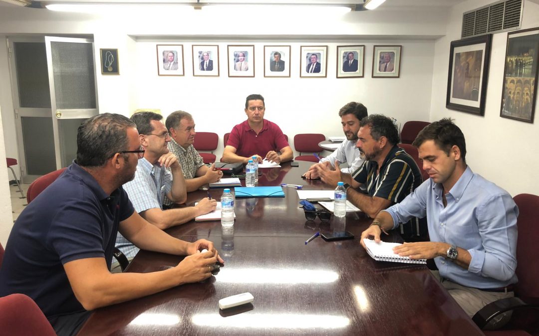 Empresarios de hostelería y Asociaciones vecinales abren un diálogo sobre la ciudad