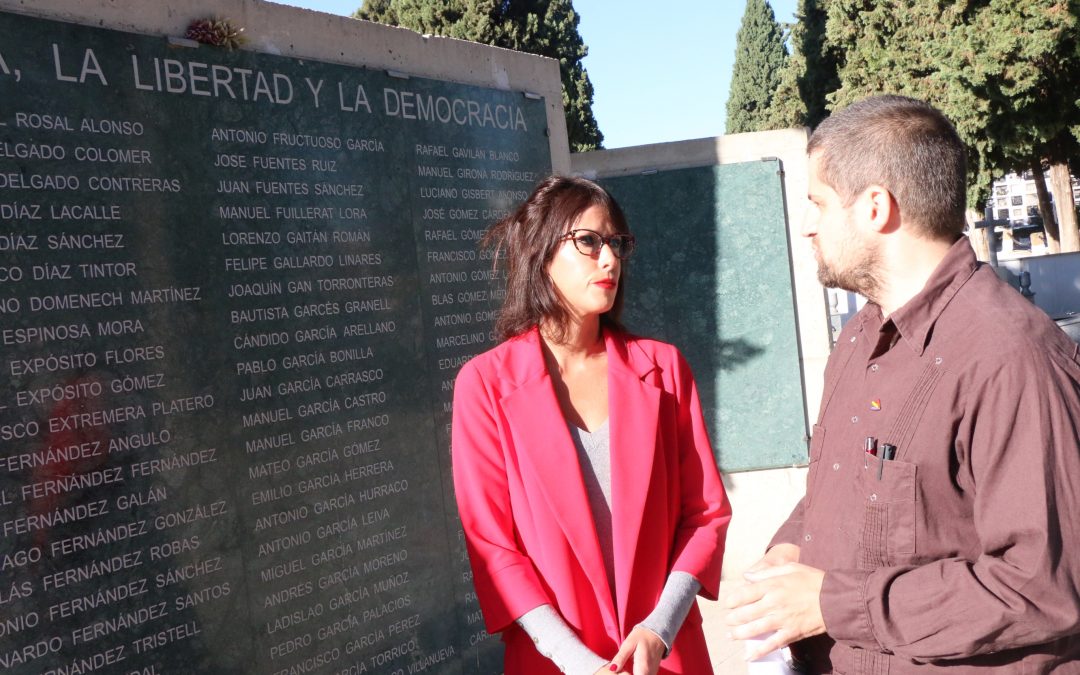 Unidas Podemos denuncia que existe un franquismo sociológico al que molesta la memoria del pueblo