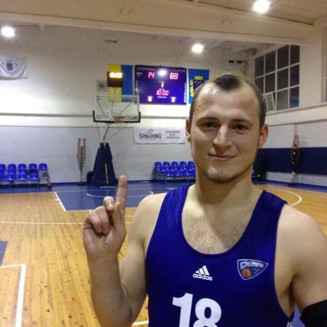 La mirada de Rafael Juan. Un nazi no es víctima de racismo, es el racista.