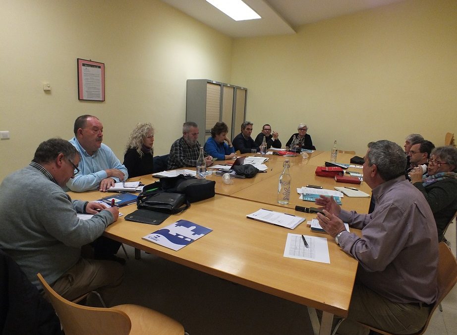 Las asociaciones vecinales debaten acciones contra la proliferación de salas de apuestas