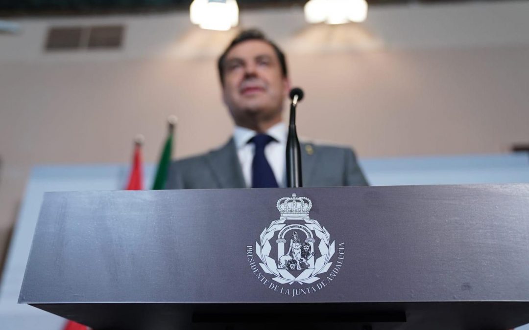 El Defensor del Pueblo Andaluz afirma que no se puede crear un escudo para la Presidencia de la Junta sin respaldo legal