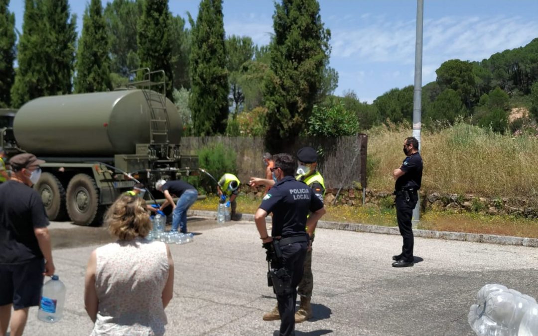 Al-Zahara apoya al vecindario de Las Jaras ante los cortes de agua