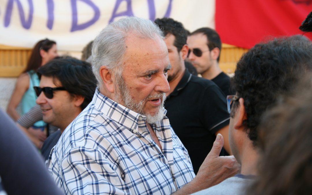 El Colectivo Prometeo organiza un homenaje a Julio Anguita con ponencia, mesa redonda y un documental