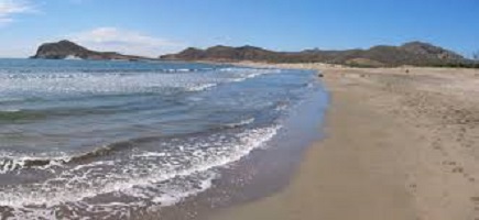 Consumidores, ecologistas y sindicatos reclaman al gobierno andaluz una apuesta por un modelo turístico basado en la sostenibilidad, la seguridad y el consenso