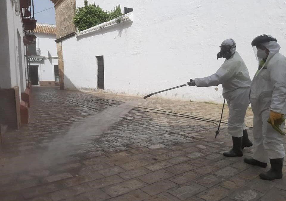 Ecologistas pide que se deje de fumigar las calles y espacios abiertos porque no tiene efectos contra el COVID-19 y es contraproducente