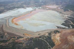 Ecologistas en Acción denuncia que la Junta incrementa el riesgo de rotura de las balsas de lodos de Atalaya Riotinto Minera al autorizar un nuevo recrecimiento