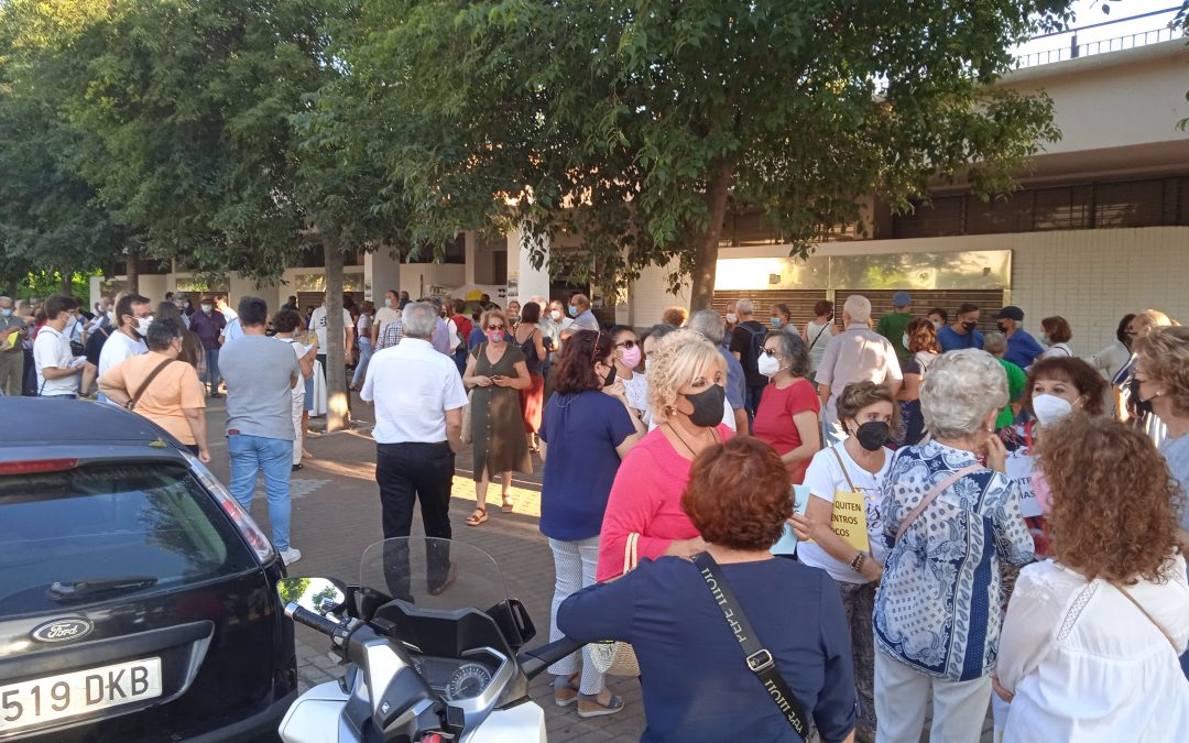 El movimiento ciudadano planta cara al Ayuntamiento en su intento de desmantelar los Centros Cívicos municipales