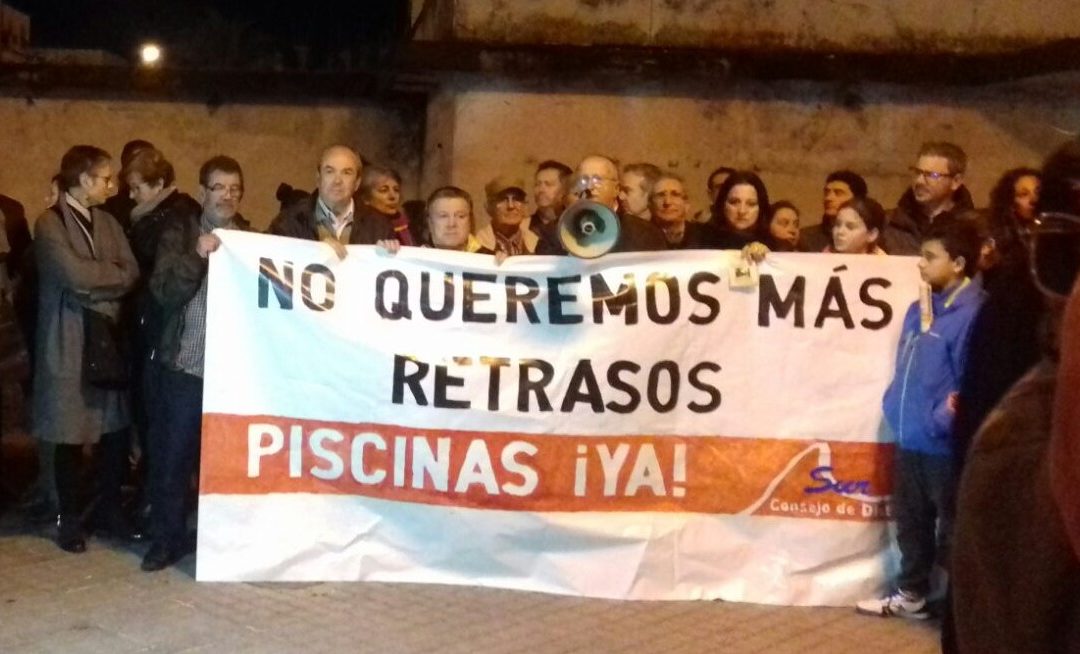 La Asociación Vecinal Guadalquivir exige que no haya un retraso más en la piscina para el Distrito Sur