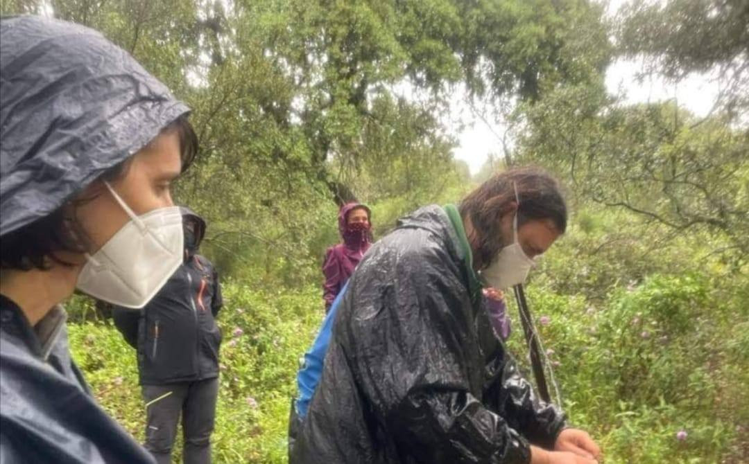 A juicio por pasar por un camino público 