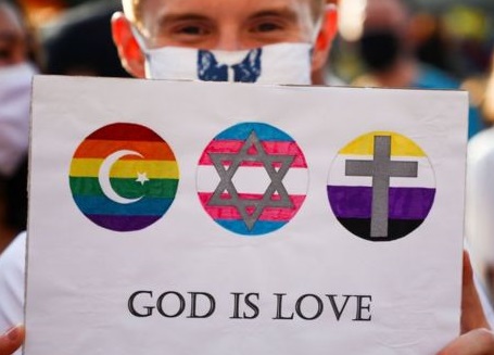 El vicario y obispo de Córdoba ejercen la discriminación contra el colectivo LGTBI del medio rural