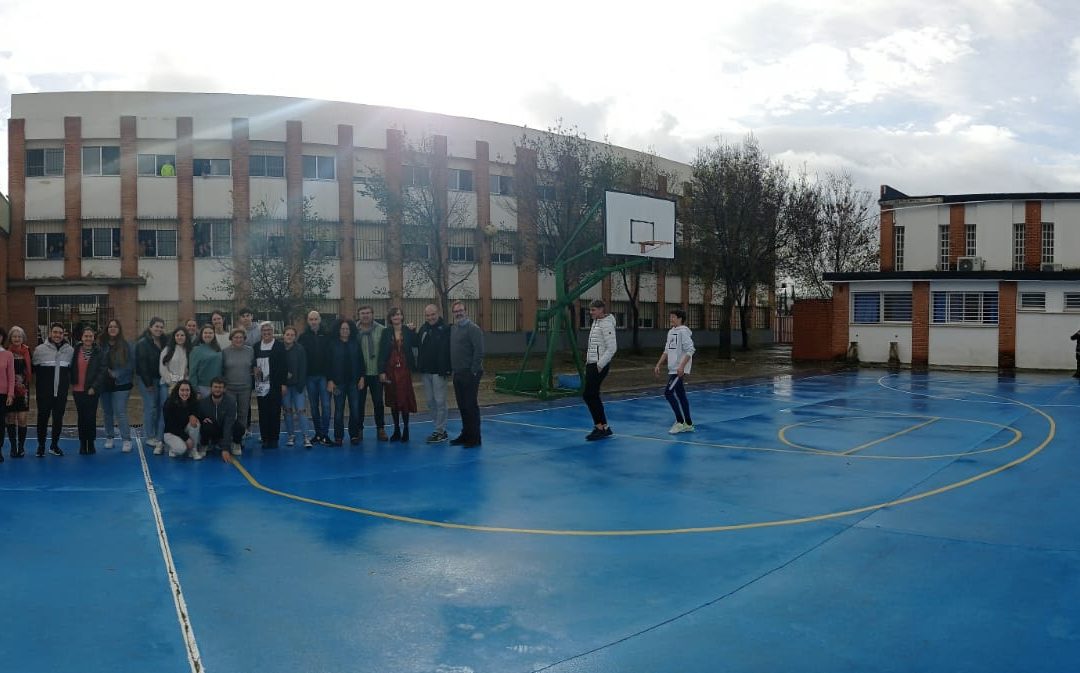 Una nueva muestra de que sin lucha no hay avances: el IES Averroes recupera a la administrativa desplazada