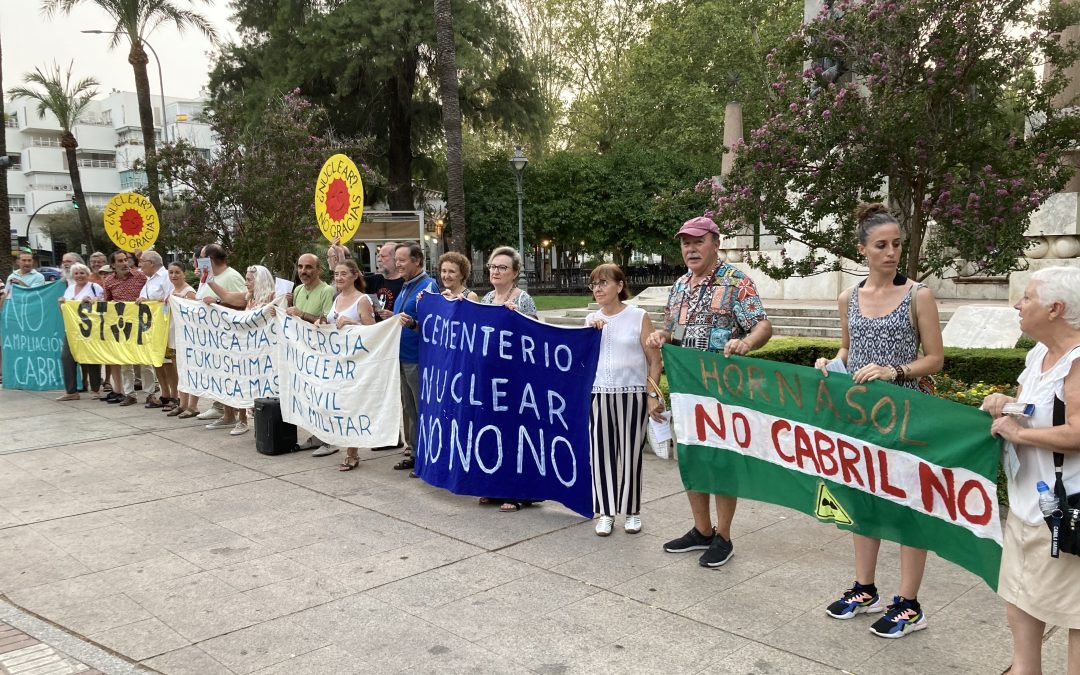 Colectivos de la provincia se concentran en el aniversario del lanzamiento de las bombas atómicas contra Hiroshima y Nagasaki