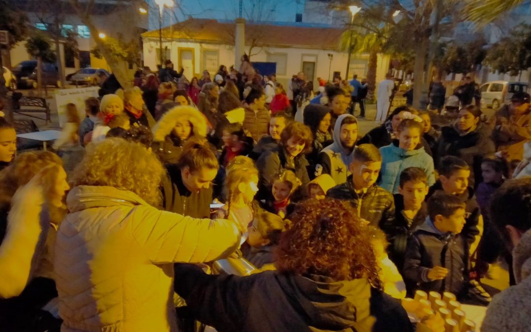 La vecindad del Campo de la Verdad celebra un año más su tradicional chocolatada vecinal