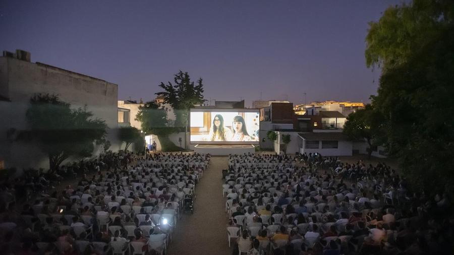 FAC24 avisa del enésimo anuncio sin base real de solución para la apertura de los cines de verano