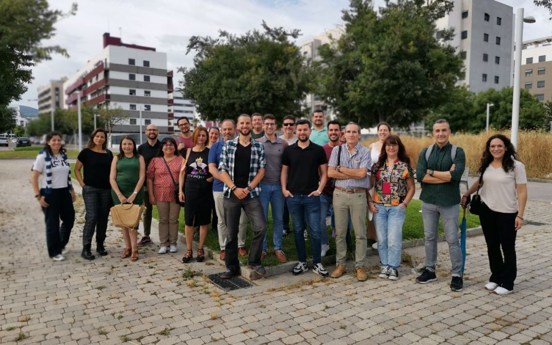 La Asociación Vecinal “Aqua Vetus de Poniente” elige nueva junta directiva y se fija como prioridad la pasarela con el Parque Figueroa