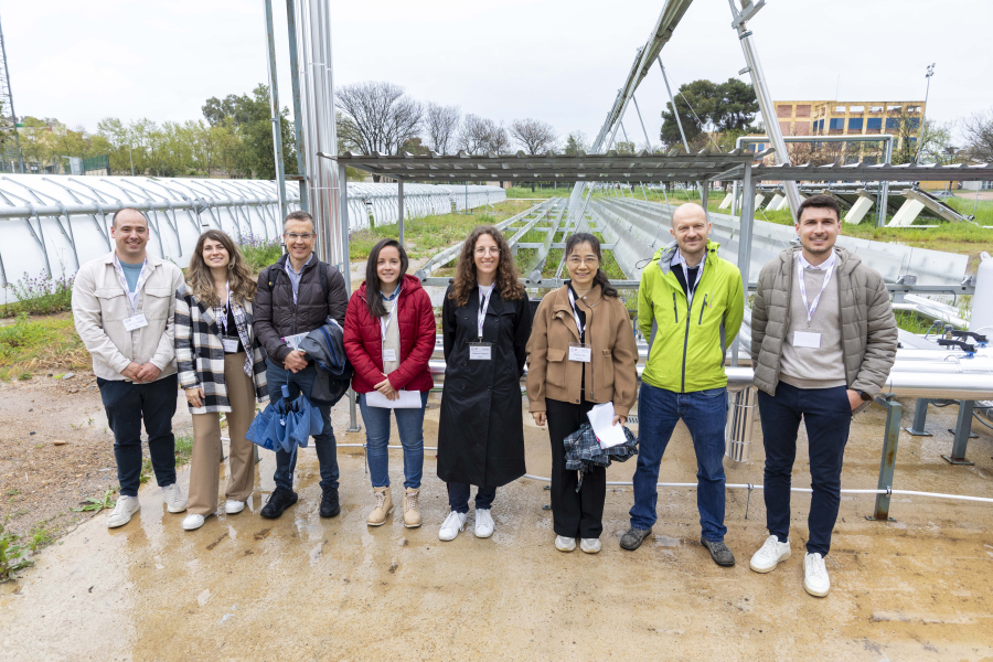 La Agencia Internacional de la Energía visita los sistemas de climatización 100% renovables de Rabanales