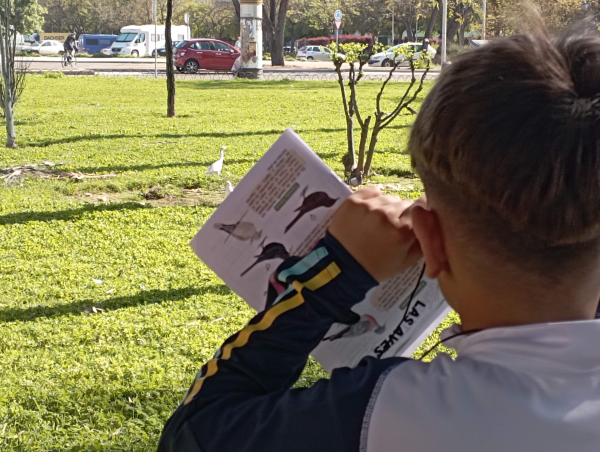 Escolares cordobeses exploran la biodiversidad de su barrio