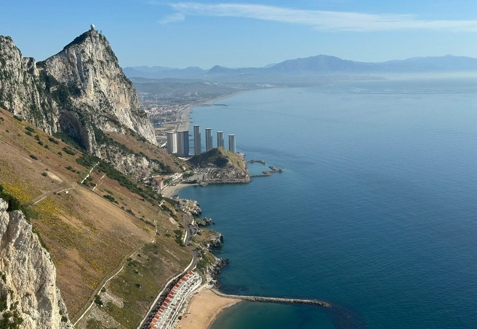 El Juez impone una fianza de 10.000 euros a Verdemar Ecologistas en Acción para poder seguir personado en las diligencias abiertas sobre los rellenos que Gibraltar hace en la ZEC del Estrecho Oriental.