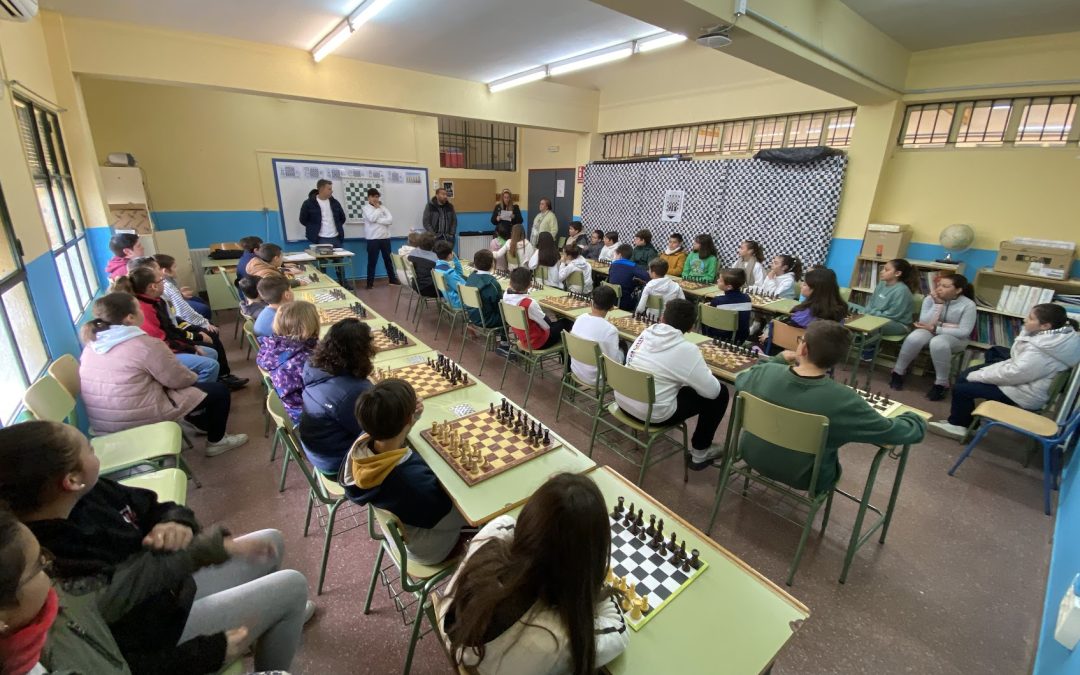 USTEA denuncia un final de curso en Córdoba cargado de recortes y masificación en las aulas