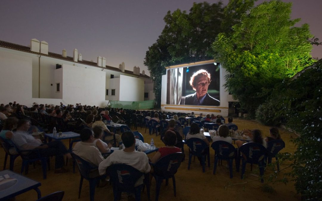 El Consejo de Distrito Centro reitera los acuerdos adoptados en su reunión y vuelve a requerir a la Gerencia de Urbanismo que se pronuncie sobre la pretensión de construir aparcamientos en los cines de verano