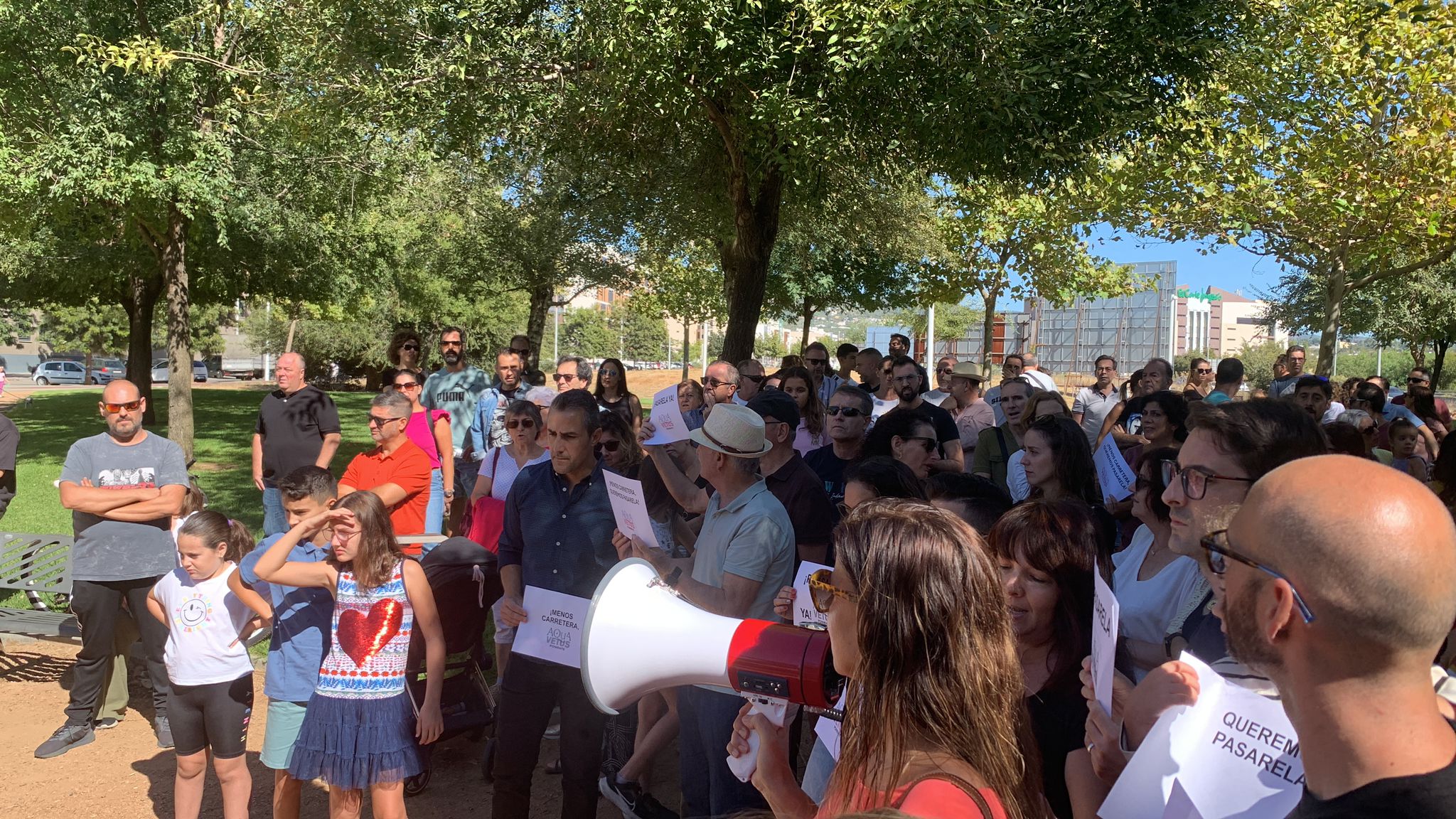 Protesta vecinal de la AV Aqua Vetus en demanda de mejores accesos, septiembre de 2024