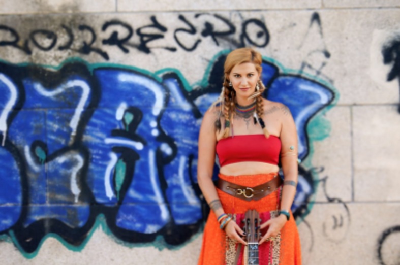 Ulayya presenta su disco debut Latido Cósmico