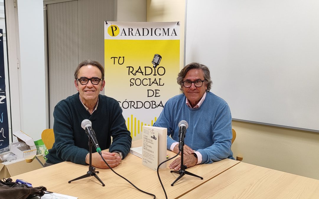 Entrevista al economista y escritor Juan Torres López. Un nuevo «Charlemos», en Paradigma Radio
